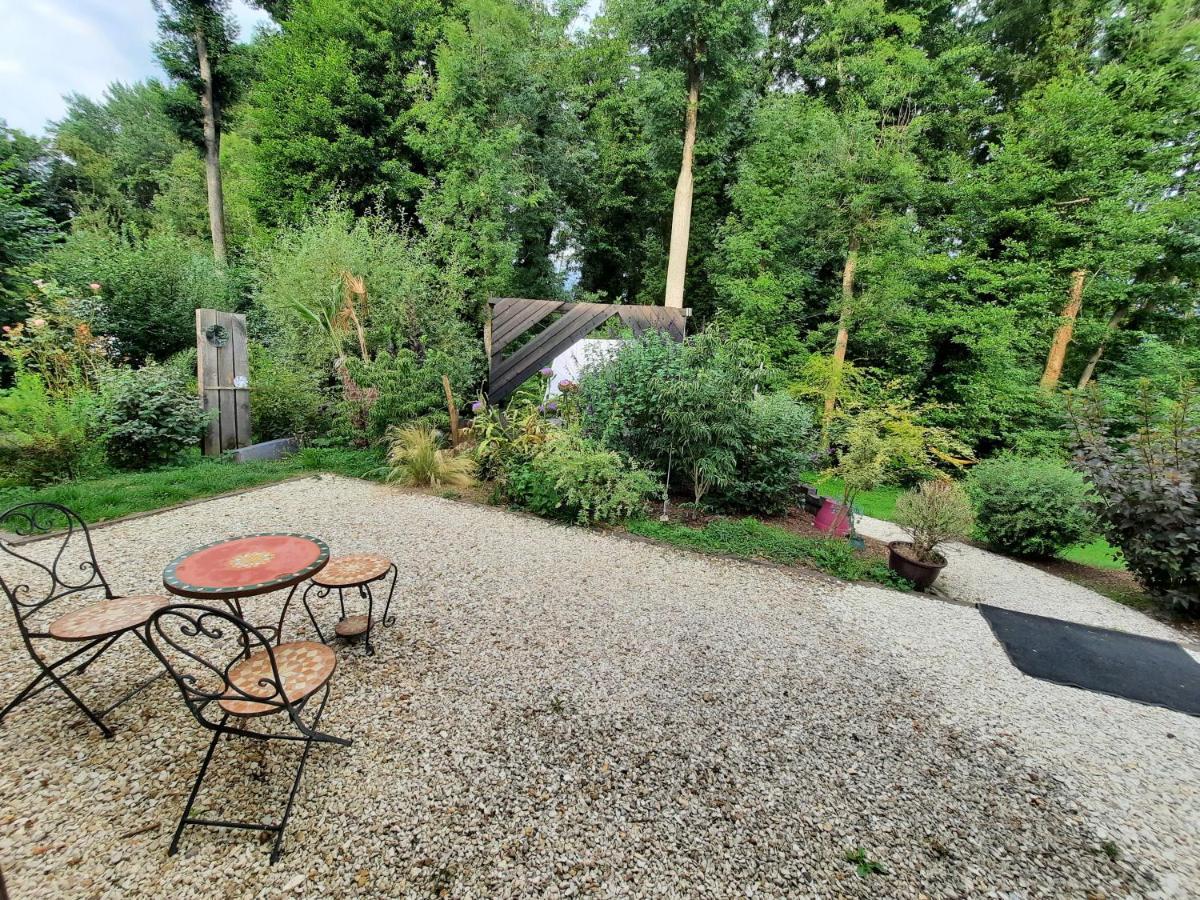 Au Calme Absolu Chez Nicolas Lindry Exterior photo