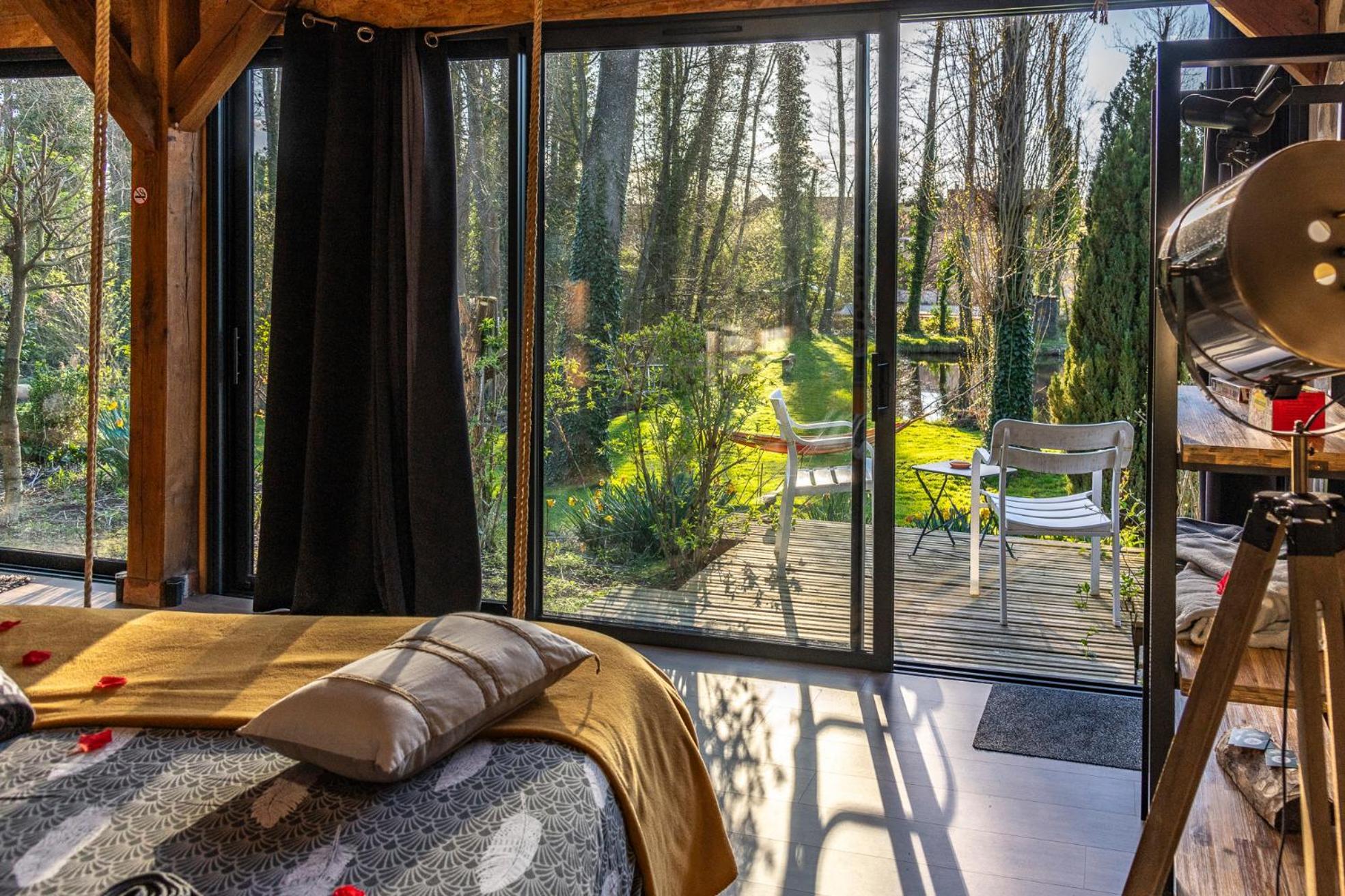 Au Calme Absolu Chez Nicolas Lindry Exterior photo
