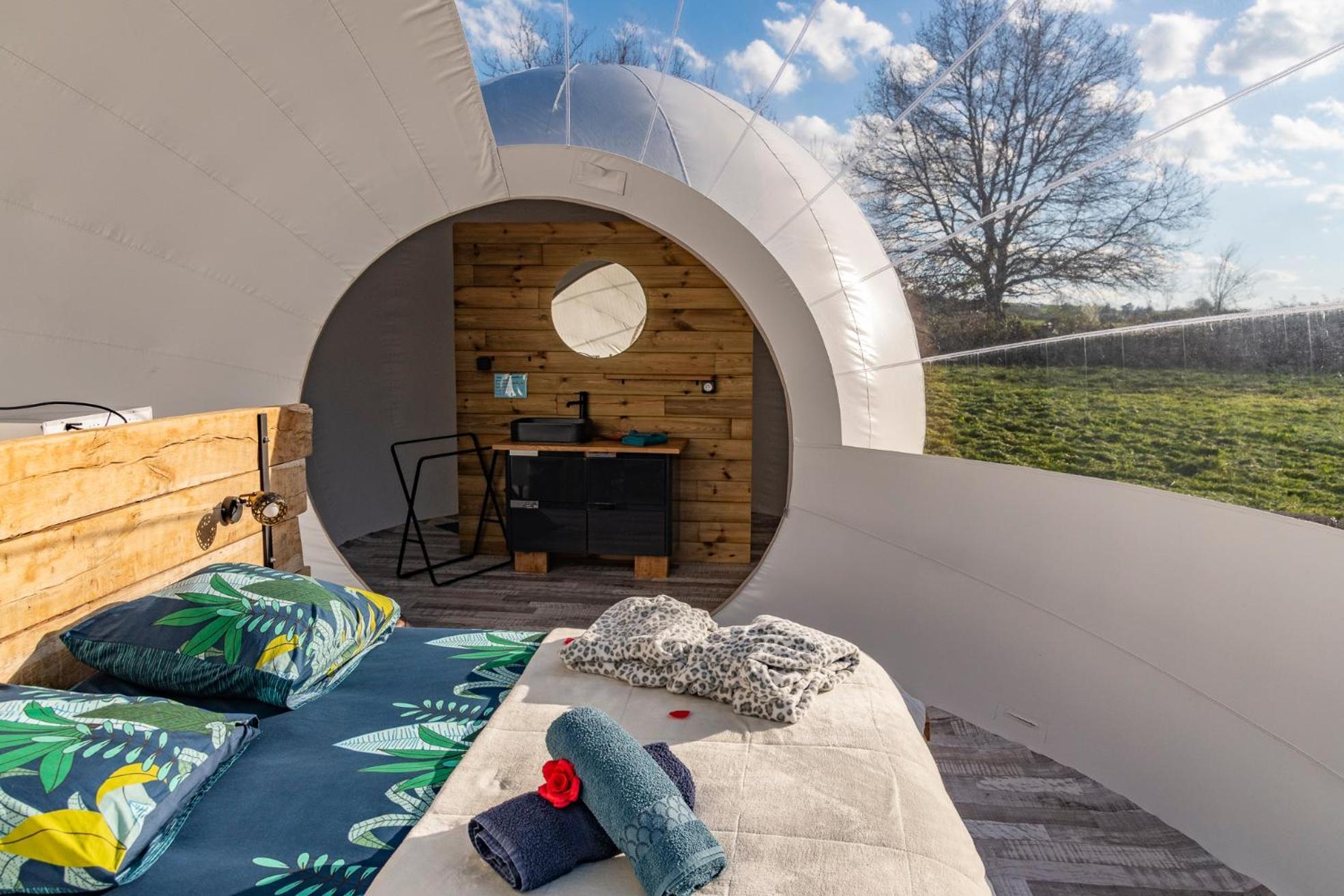 Au Calme Absolu Chez Nicolas Lindry Exterior photo
